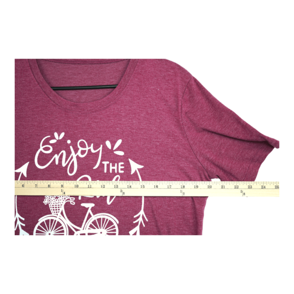 Women's T-Shirt Size Large - Image 7