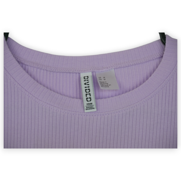 H&M Women's Cropped T-Shirt Size Medium - Image 7